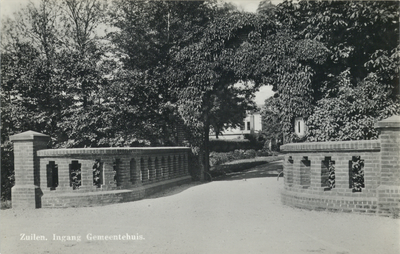 602658 Gezicht op de ingang van het gemeentehuis te Zuilen (Huis Daelwijck aan de Daalseweg).N.B. Het huis is per 1 ...
